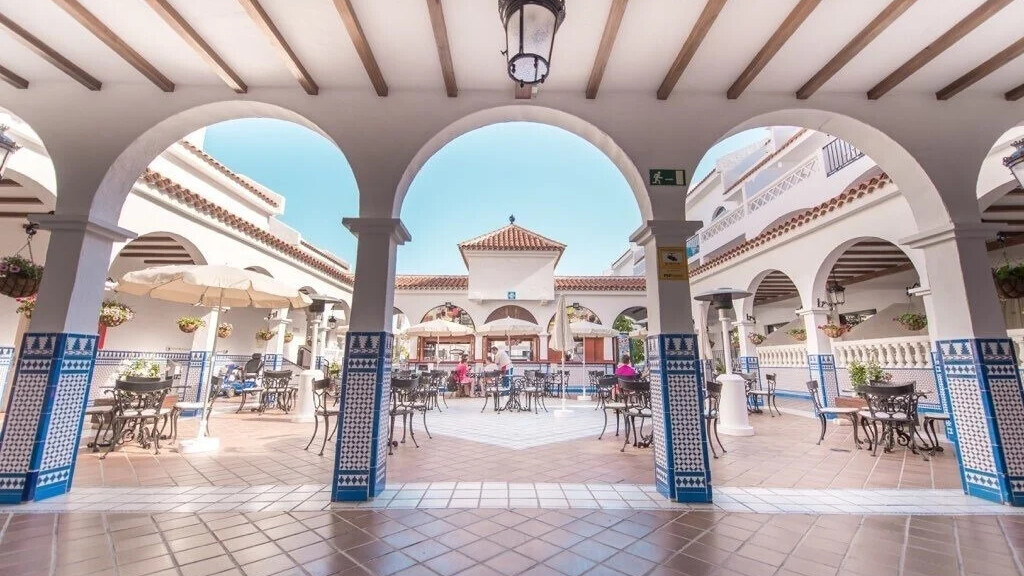 Ona Beverly Hills Heights